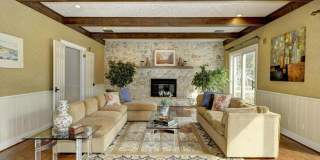 Luxurious living in Potomac! Main House and Guest House included! Gallery 9