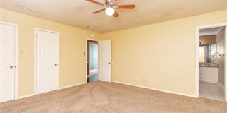 2001 Eisenhower Drive Gallery 15