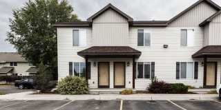 2 Bed 1.5 Bath Townhome near campus Gallery 1