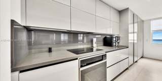 1147 Hillsboro Mile Gallery 5