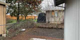 Quiet 4 bedroom two bath home in Aloha Gallery 1