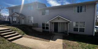 Long Term - 12 Month Lease! Available Now! 2 Bed/1.5 Bath Two Story Townhouse Osage Beach Gallery 1