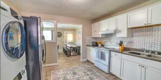 2417 Glenrose Avenue - A Gallery 7