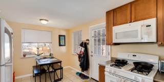 Roomy Sunnyside Duplex with Finished Basement in a Prime Location Gallery 12