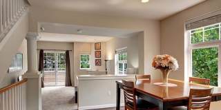 Bellevue Townhouse!!! Gallery 3