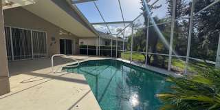 4 Bedroom 2 Bathroom + Den - Large Garage and Heated Pool! Gallery 1