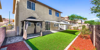 Beautiful 4 Bedroom Home With Solar, 3 Car Tandem Garage, and Nice Backyard! Gallery 22