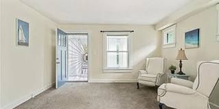 Spacious 3 Bed, 2 Bath Home with 1-Car Garage Near Downtown Kansas City Gallery 11