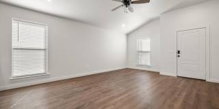 1/2 OFF ONE MONTHS RENT! Gallery 10