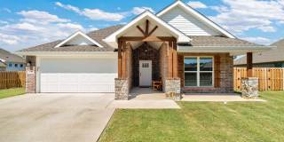Newly built 3 Bed 2 bath home with Large backyard Gallery 1
