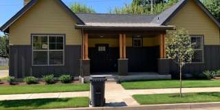 Deluxe House near Autzen! Gallery 1