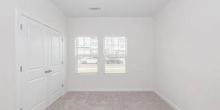 Room in 4 Bedroom Home at Millennium Ave Gallery 34