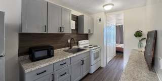 Ocean Front One Bedroom Condo Available at Makaha Beach Cabanas! Gallery 8