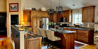 174 Victoria Lane Gallery 1