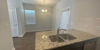 New 3 Bedroom Townhome! Gallery 7
