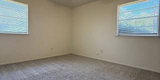 Adorable 3 bedroom, 2 bath home in Aledo Gallery 19