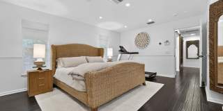 302 NW 16th Street Gallery 23