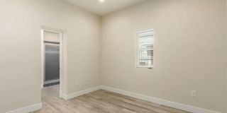 814 S 1st Avenue Gallery 16