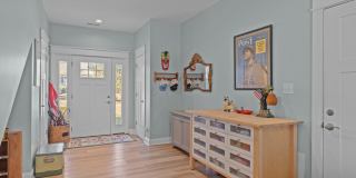 310 Lord Berkeley Drive Gallery 7