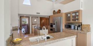 Beautiful 5 bed/4 bath + Den in Desirable Paradise Valley Gallery 11