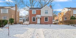 3 Bedroom, 1 Bathroom Rental in Avalon Gallery 1