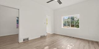Highlands 3BR Rental – In-Unit Laundry, Storage & Outdoor Space Gallery 11