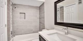 2BED/1BATH renovated apartment ready to MOVE IN! Gallery 24