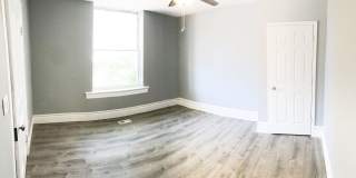Newly Remodeled 2 Bed/1 Bath Gallery 7