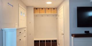Beautiful Newington Forest Townhome Gallery 4