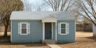 2 bedroom 1 bathroom house now leasing! Gallery 1
