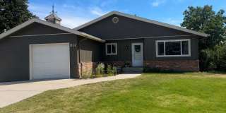CUTE Three Bedroom, Two Bath House WITH Garage CUTE Three Bedroom, Two Bath House WITH Garage Gallery 1