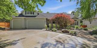 Luxury Living in Southeast Boise, 3-Car Garage, Hot Tub & Flexible Bonus Loft & Private/Secure Workshop Gallery 1