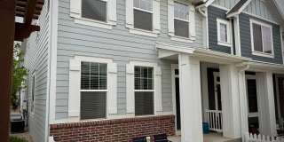 Gorgeous Like-New Townhome Gallery 1