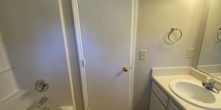 4036 Greenleaf Street Gallery 17