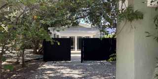 BRAND NEW DETACHED ADU IN IDEAL HOLLYWOOD LOCATION! Gallery 1