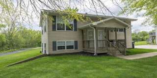 Cute 2 bedroom Duplex Gallery 1
