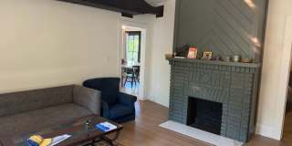 Beautifully Renovated 2-Bedroom Apartment in Duck Pond Gallery 3