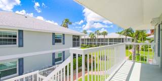 ** SMOKEHOUSE BAY OF MARCO ** 2/2 SEASONAL UNIT ON MARCO ISLAND AVAILABLE ** BEST WATERWAY VIEW HERE ** Gallery 35