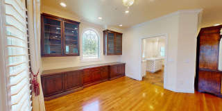 Spacious 4-bedroom 4.5 bath Home in a Gated Complex Gallery 6