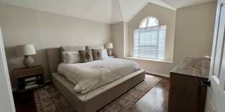 Beautiful 3/2 in Desirable Kensington Gardens Gallery 11