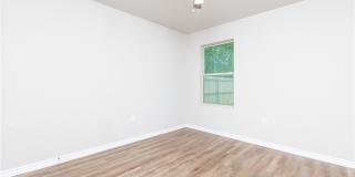 2351 S Wall Street Gallery 16