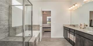 Beautiful 5-Bedroom Home in Brixworth Neighborhood with 2 Community Swimming Pools & Walking Trails Gallery 21