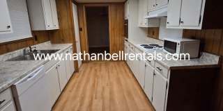 Single-Family Home: 4 bed, 3 bath Gallery 1