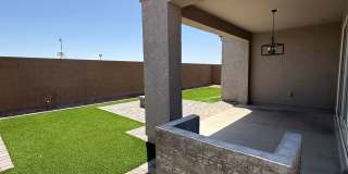 Beautiful Newer 4 Bedroom 3 Bathroom Anthem at Merrill Ranch Home! Gallery 5