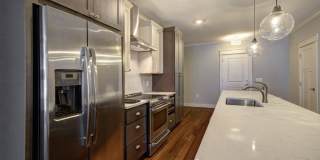 525 East Apartments Gallery 9