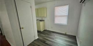 206 Seventh Street Gallery 11