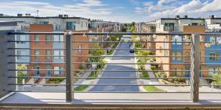 GREAT LOCATION!! Stunning 3BD/3.5BA luxury 4-level townhouse! Gallery 46