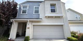Great 4bd/3ba Home with 2 Car Garage! Gallery 1