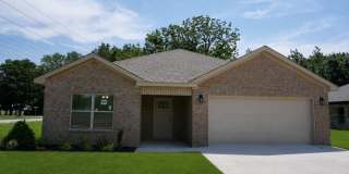 Luxury 3BR/2BA Rental Home | 5400 Lotus Street | Jonesboro, AR Gallery 1