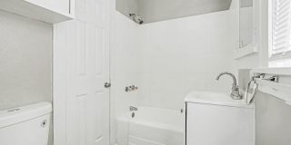 MOVE IN SPECIAL* $250 Off First Full Month's Rent OR Free 55in TV! Beautiful 2 Bedroom 1 Bathroom Home in Kansas City! Gallery 12